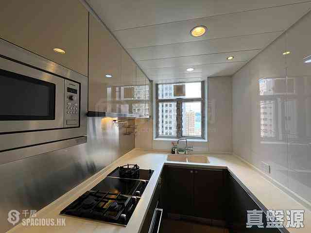 Sai Ying Pun - Island Crest Block 1 02