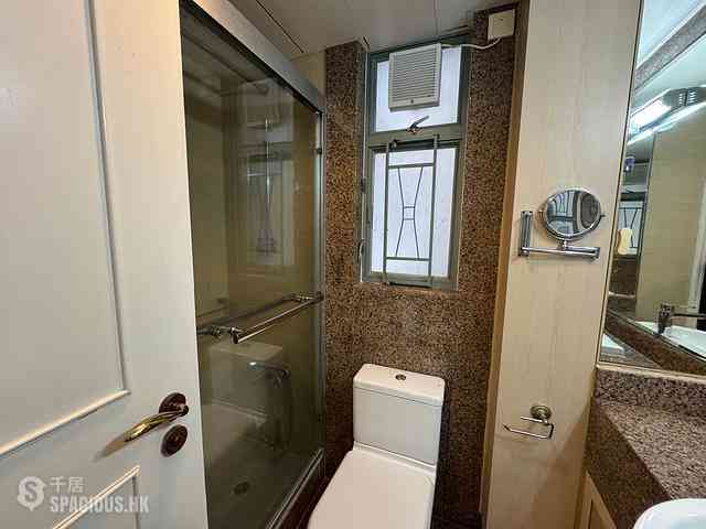Sheung Wan - Queen's Terrace Block 3 06