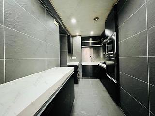 Wan Chai - Phoenix Court Block 3 10