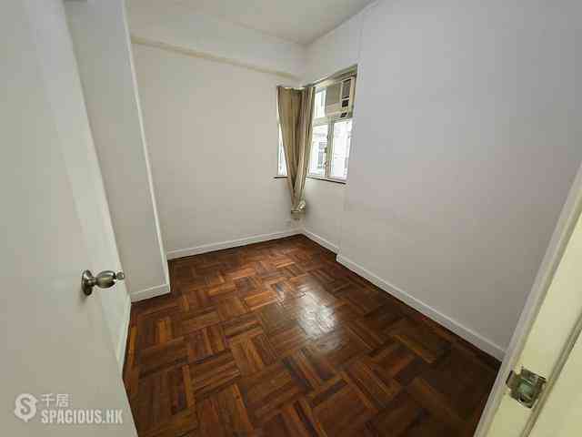 Mid Levels West - Fook Wah Mansions 11