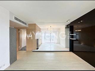 Mid Levels West - 80 Robinson Road 04
