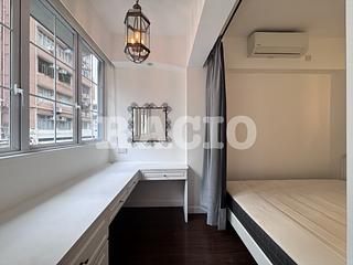 Poho - 170-172, Hollywood Road 03