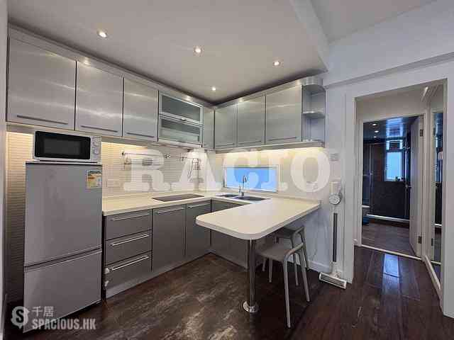 Poho - 170-172, Hollywood Road 06