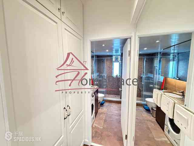 Poho - 170-172, Hollywood Road 06