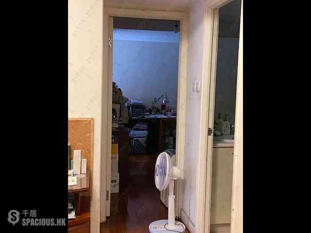 Wan Chai - Phoenix Court Block 5 12