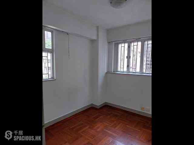 North Point - Chaton House 05