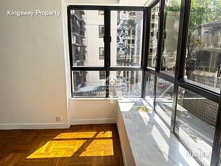 Mid Levels Central - Elegant Terrace 02