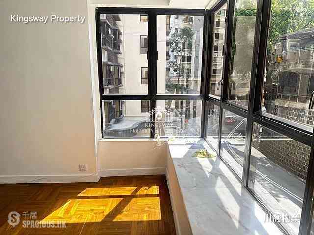 Mid Levels Central - Elegant Terrace 02