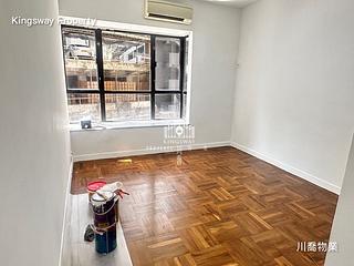 Mid Levels Central - Elegant Terrace 04