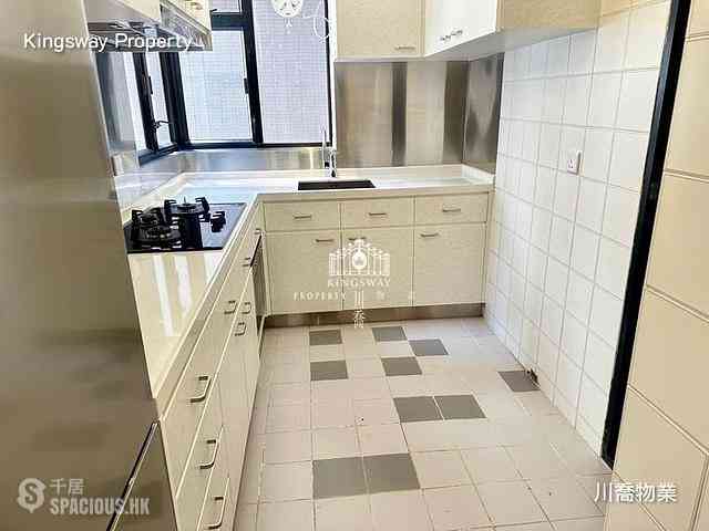 Mid Levels Central - Elegant Terrace 05