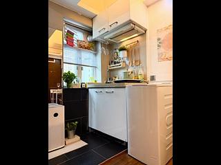 Wan Chai - Yau Kwong Building 02