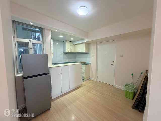 Wan Chai - Causeway Centre Block C 08