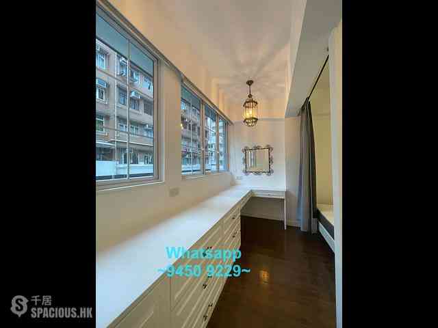 Poho - 170-172, Hollywood Road 04