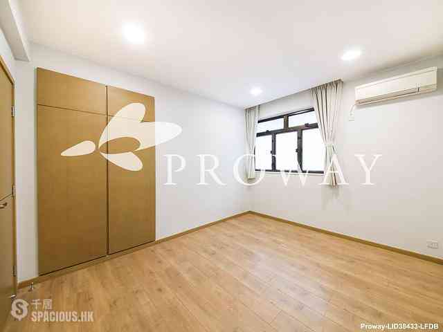 Happy Valley - Antonia House 07