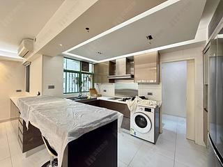 Mid Levels Central - Robinson Place 06