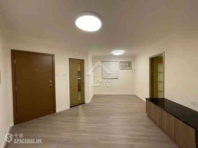 Ap Lei Chau - South Horizons Phase 2 Yee Tsui Court (Block 16) 01