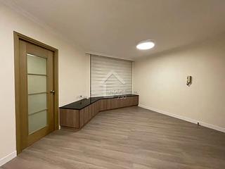 Ap Lei Chau - South Horizons Phase 2 Yee Tsui Court (Block 16) 02