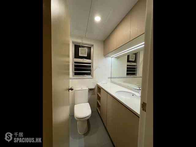 Ap Lei Chau - South Horizons Phase 2 Yee Tsui Court (Block 16) 03