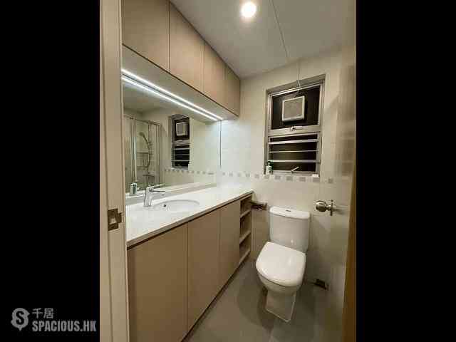 Ap Lei Chau - South Horizons Phase 2 Yee Tsui Court (Block 16) 08