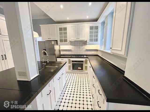 The Peak - La Hacienda Block A 06