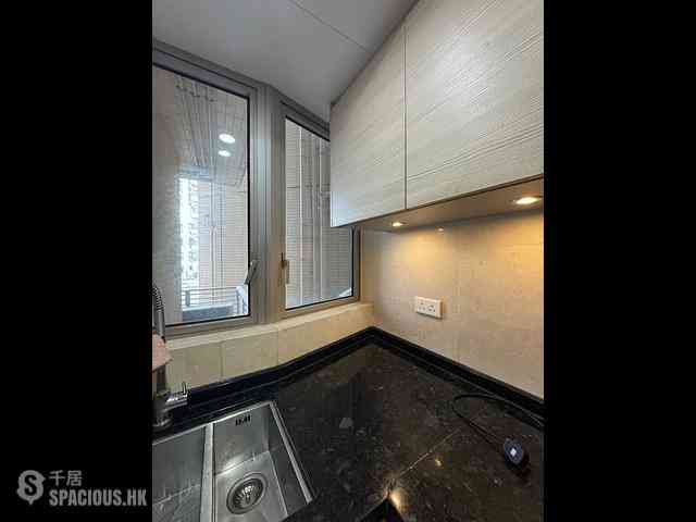 Wan Chai - The Avenue Phase 1 Block 5 04