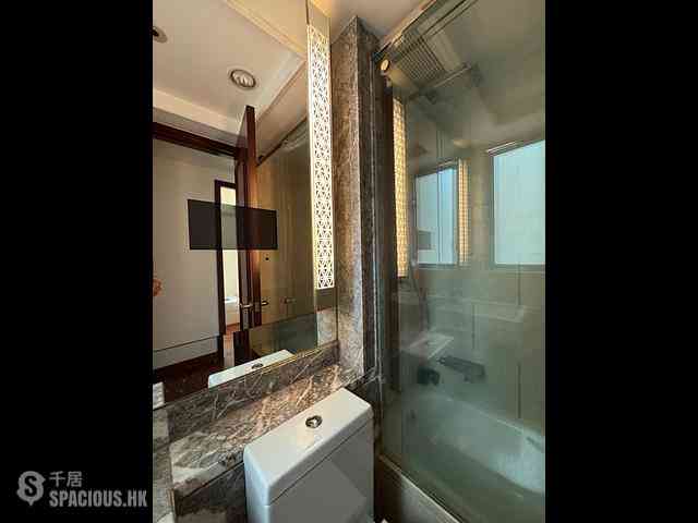 Wan Chai - The Avenue Phase 1 Block 5 05