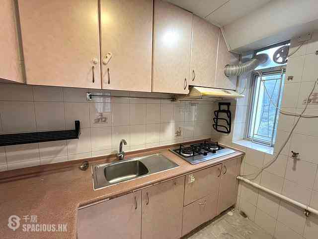 Quarry Bay - Nan Fung Sun Chuen Block 1 13