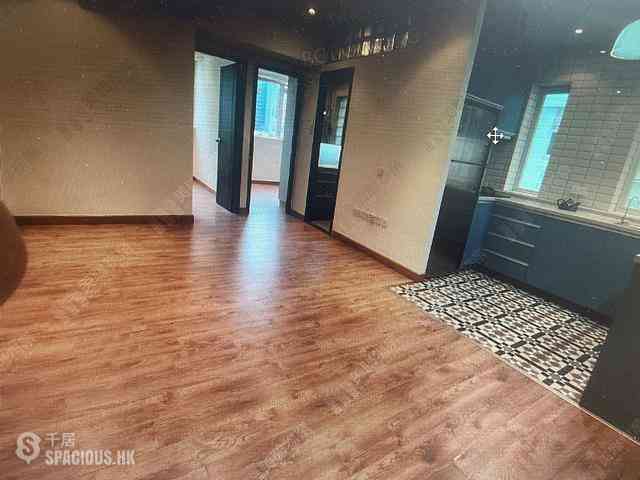 Causeway Bay - Lai Yuen Apartments 01