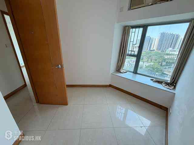 Tung Chung - Coastal Skyline Phase 3 La Rossa 05