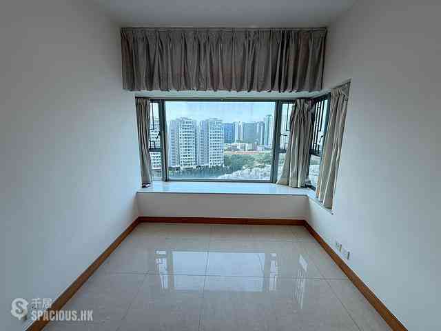 Tung Chung - Coastal Skyline Phase 3 La Rossa 06