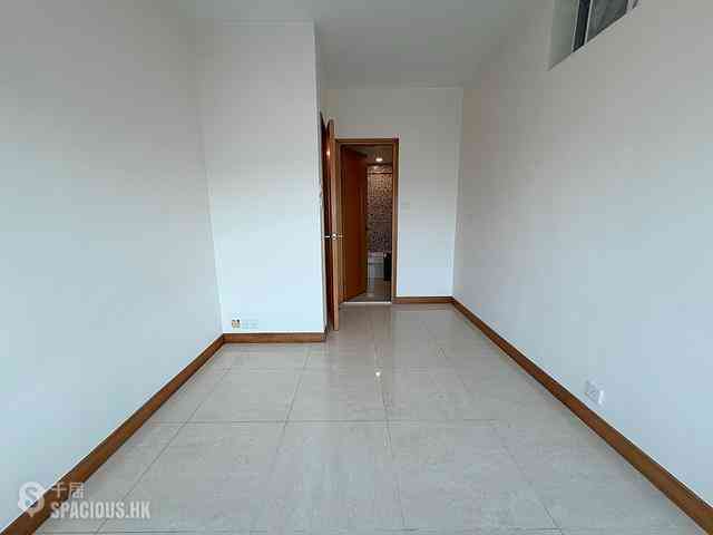 Tung Chung - Coastal Skyline Phase 3 La Rossa 11