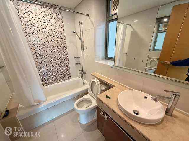 Tung Chung - Coastal Skyline Phase 3 La Rossa 12