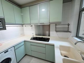 Tung Chung - Coastal Skyline Phase 3 La Rossa 16
