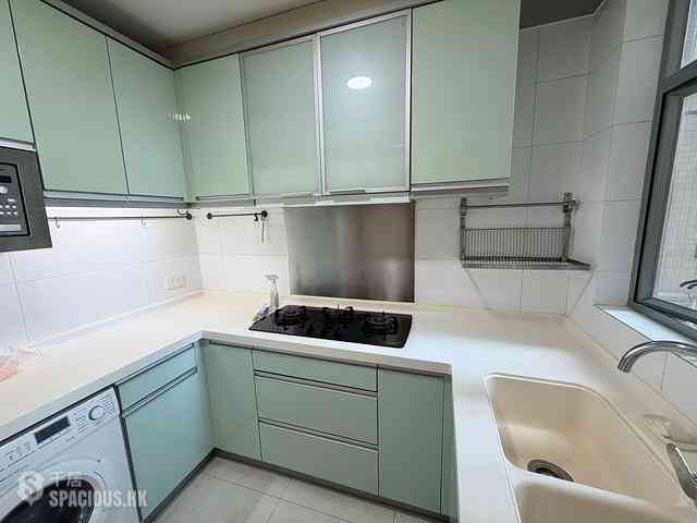 Tung Chung - Coastal Skyline Phase 3 La Rossa 16