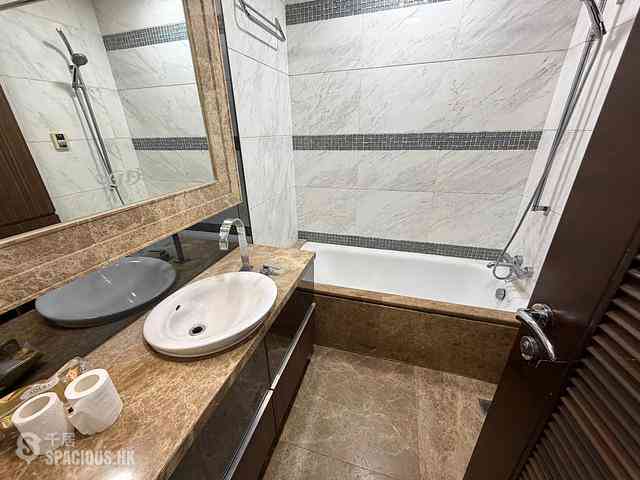 Tung Chung - Coastal Skyline Phase 3 La Rossa 17