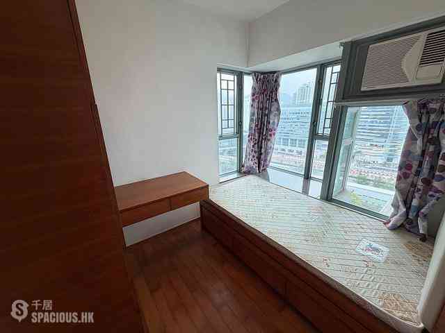 Tung Chung - Seaview Crescent 02