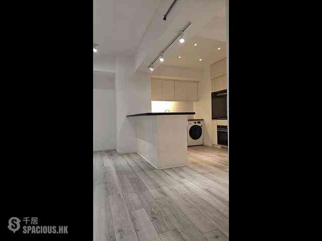 Soho - Caravan Court 06