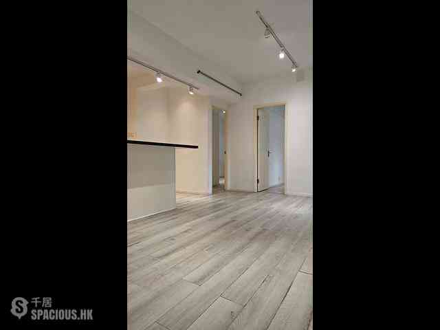 Soho - Caravan Court 05