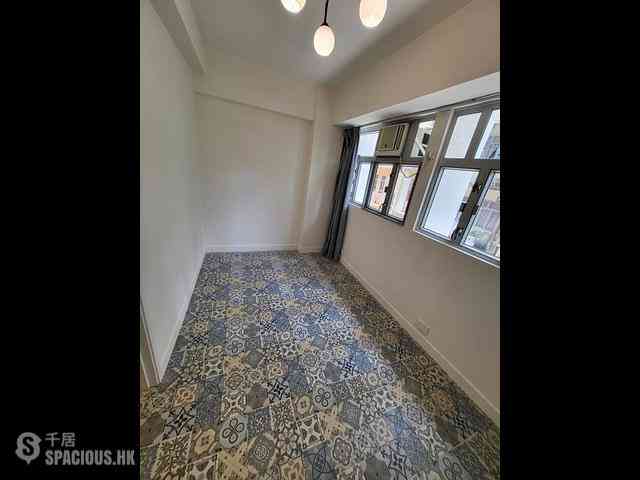 Sai Ying Pun - 84-84A First Street 06