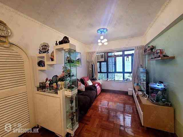 Sai Ying Pun - Hing Hon Building 01