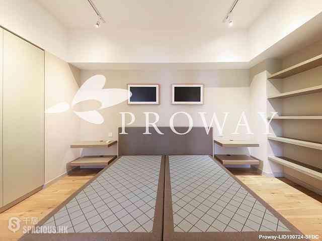 Sai Ying Pun - Orlins Court 06