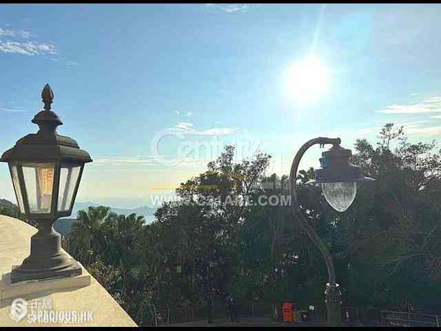 The Peak - The Mount Austin 01