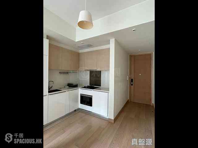 Tseung Kwan O - The Parkside Block 3 01