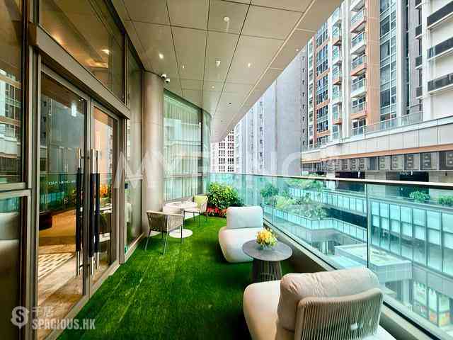Central - One Central Place 18