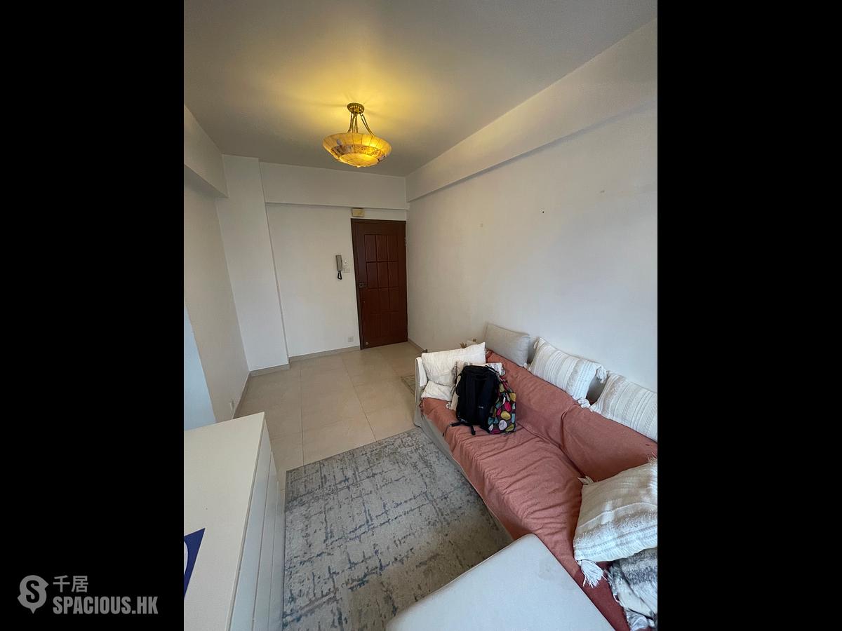 Sai Ying Pun - Koon Wah Building 01