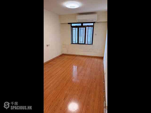 Shek Tong Tsui - Sun Court 02