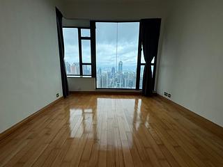 Mid Levels Central - Fairlane Tower 08