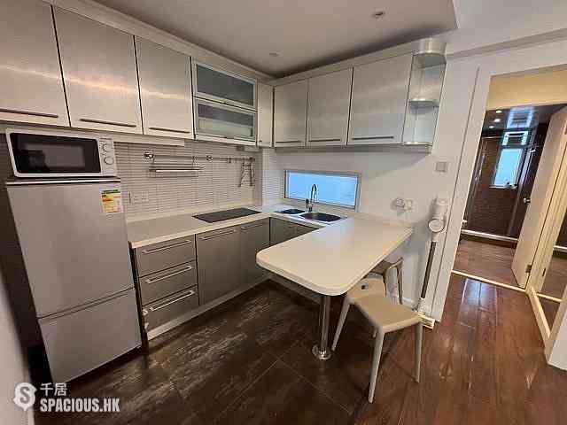 Poho - 170-172, Hollywood Road 07