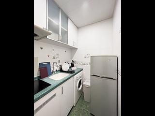 Causeway Bay - Lai Yuen Apartments 14
