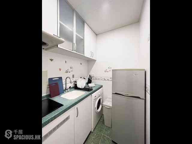 Causeway Bay - Lai Yuen Apartments 14